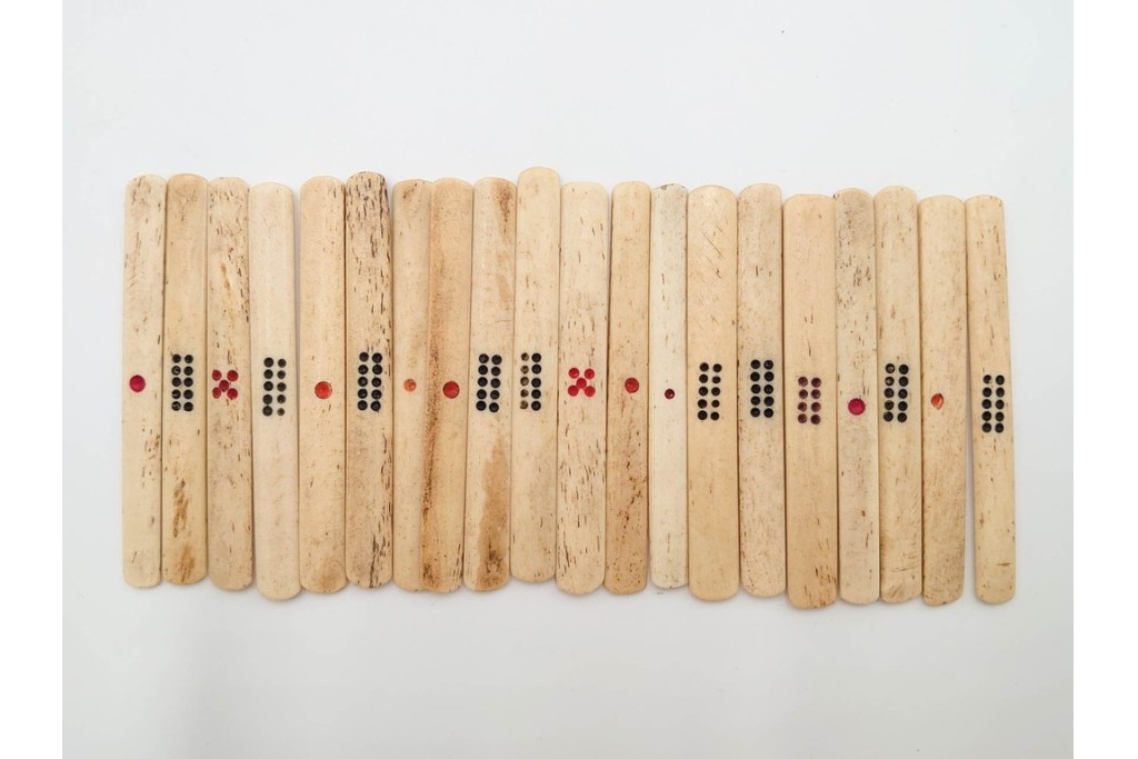 塔林月色　背竹牌(骨牌)　麻雀牌・点棒・サイコロのセット　収納箱付き　(R-087076)