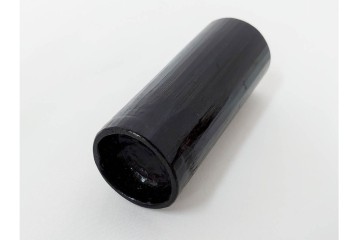 八木澤啓造作　なた切煤竹の花入れ　共箱付き　(R-087083)