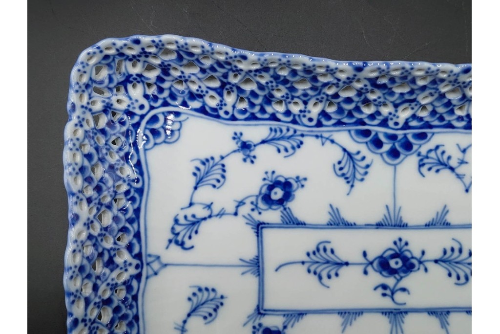 デンマーク製　ROYAL COPENHAGEN(ロイヤルコペンハーゲン)　フルレース　ダブルレースのトレイ　定価約13万円　(R-087094)