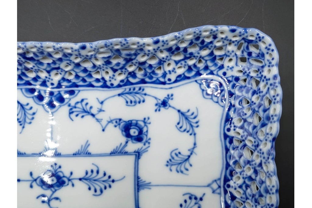デンマーク製　ROYAL COPENHAGEN(ロイヤルコペンハーゲン)　フルレース　ダブルレースのトレイ　定価約13万円　(R-087094)