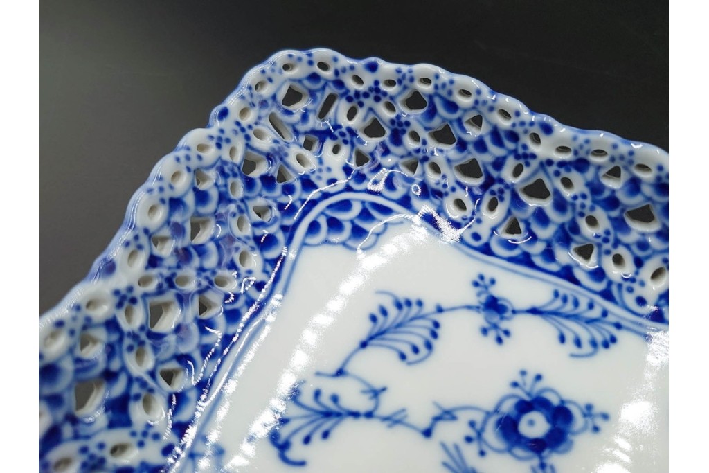 デンマーク製　ROYAL COPENHAGEN(ロイヤルコペンハーゲン)　フルレース　ダブルレースのトレイ　定価約13万円　(R-087094)