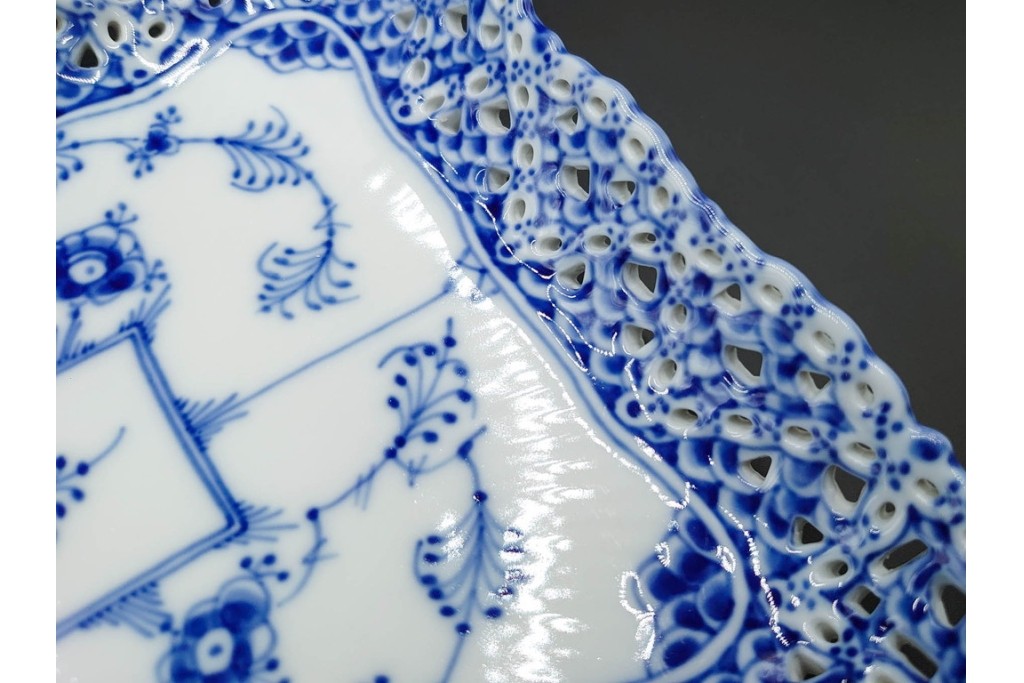 デンマーク製　ROYAL COPENHAGEN(ロイヤルコペンハーゲン)　フルレース　ダブルレースのトレイ　定価約13万円　(R-087094)