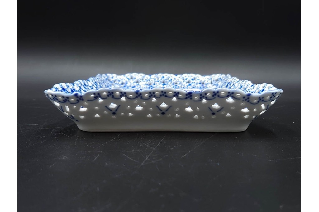 デンマーク製　ROYAL COPENHAGEN(ロイヤルコペンハーゲン)　フルレース　ダブルレースのトレイ　定価約13万円　(R-087094)