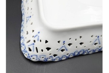 デンマーク製　ROYAL COPENHAGEN(ロイヤルコペンハーゲン)　フルレース　ダブルレースのトレイ　定価約13万円　(R-087094)