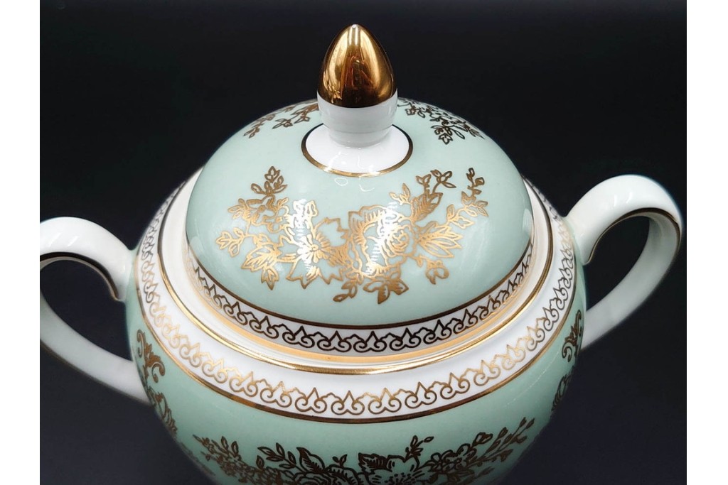 イギリス　WEDGWOOD(ウェッジウッド)　コロンビア　エナメル　セージグリーン　シュガーポット・クリーマー・カップ&ソーサー2客・プレート5点の洋食器11点セット　(R-087096)