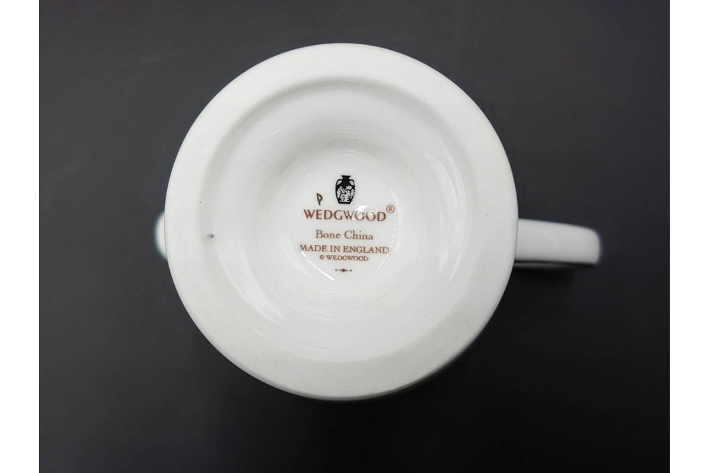 イギリス　WEDGWOOD(ウェッジウッド)　コロンビア　エナメル　セージグリーン　シュガーポット・クリーマー・カップ&ソーサー2客・プレート5点の洋食器11点セット　(R-087096)
