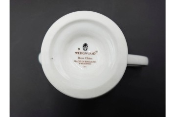イギリス　WEDGWOOD(ウェッジウッド)　コロンビア　エナメル　セージグリーン　シュガーポット・クリーマー・カップ&ソーサー2客・プレート5点の洋食器11点セット　(R-087096)