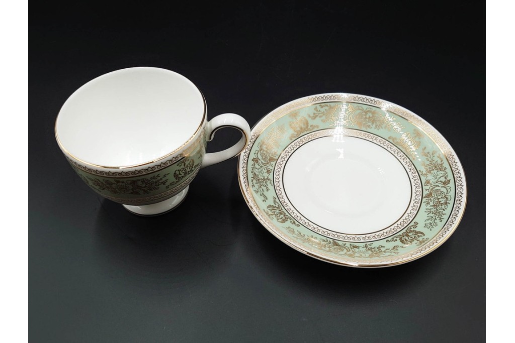 イギリス　WEDGWOOD(ウェッジウッド)　コロンビア　エナメル　セージグリーン　シュガーポット・クリーマー・カップ&ソーサー2客・プレート5点の洋食器11点セット　(R-087096)