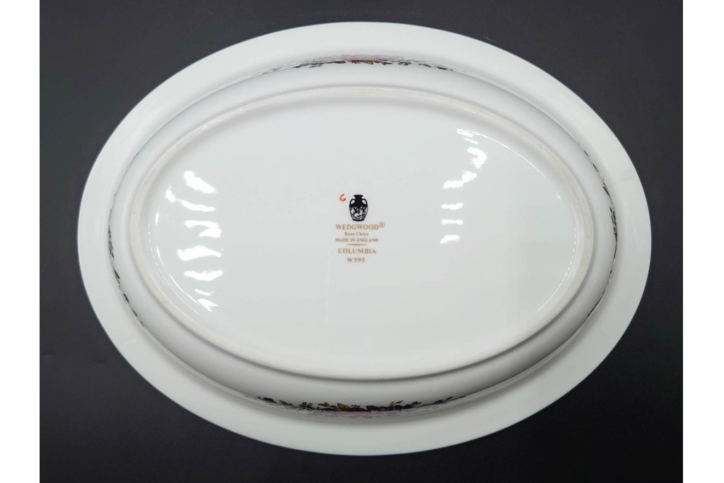 イギリス　WEDGWOOD(ウェッジウッド)　コロンビア　エナメル　セージグリーン　シュガーポット・クリーマー・カップ&ソーサー2客・プレート5点の洋食器11点セット　(R-087096)