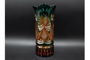 黒木国昭作　高さ約26cm　二色被せが印象的な綾切子花器　(R-087097)