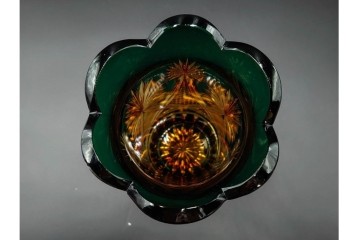 黒木国昭作　高さ約26cm　二色被せが印象的な綾切子花器　(R-087097)