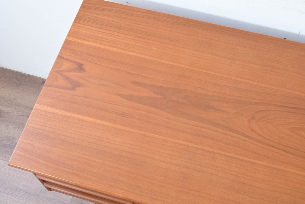 デンマークヴィンテージ　背面まで美しいチーク材のパートナーデスク　(R-087101)