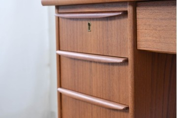 デンマークヴィンテージ　背面まで美しいチーク材のパートナーデスク　(R-087101)