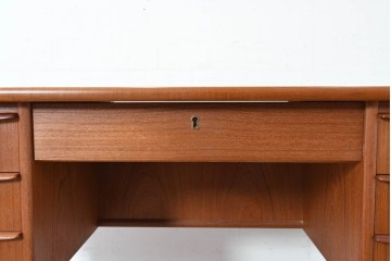 デンマークヴィンテージ　背面まで美しいチーク材のパートナーデスク　(R-087101)