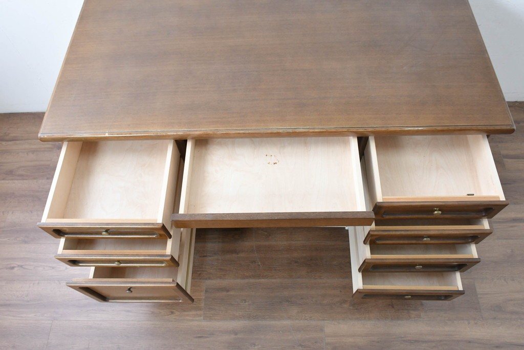 中古　カリモク家具(karimoku)　希少な廃番品!　書斎に映える収納力のある両袖デスク　(R-087102)