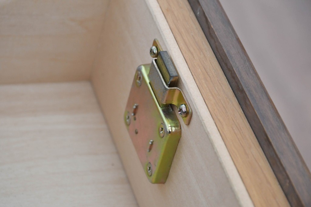 中古　カリモク家具(karimoku)　希少な廃番品!　書斎に映える収納力のある両袖デスク　(R-087102)