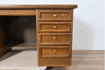 中古　カリモク家具(karimoku)　希少な廃番品!　書斎に映える収納力のある両袖デスク　(R-087102)