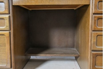 中古　カリモク家具(karimoku)　希少な廃番品!　書斎に映える収納力のある両袖デスク　(R-087102)