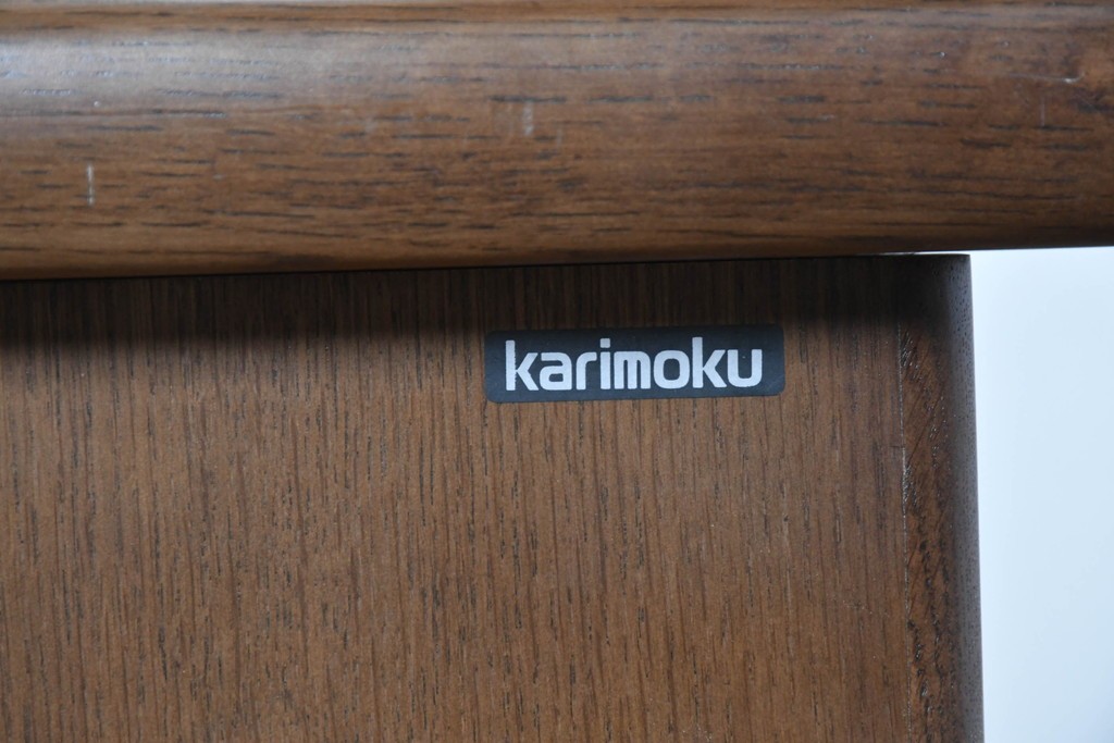 中古　カリモク家具(karimoku)　希少な廃番品!　書斎に映える収納力のある両袖デスク　(R-087102)