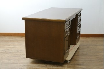 中古　カリモク家具(karimoku)　希少な廃番品!　大小8杯の引き出しを備えた両袖デスク　(R-087102)