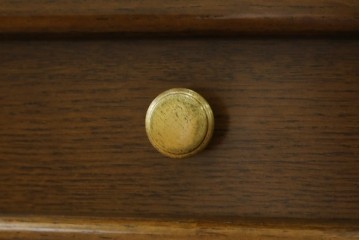 中古　カリモク家具(karimoku)　希少な廃番品!　大小8杯の引き出しを備えた両袖デスク　(R-087102)