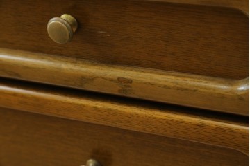 中古　カリモク家具(karimoku)　希少な廃番品!　大小8杯の引き出しを備えた両袖デスク　(R-087102)