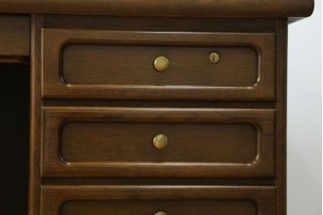 中古　カリモク家具(karimoku)　希少な廃番品!　大小8杯の引き出しを備えた両袖デスク　(R-087102)