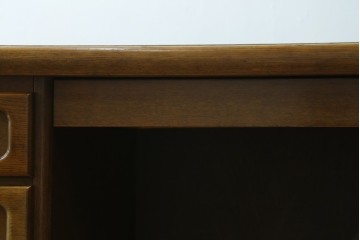 中古　カリモク家具(karimoku)　希少な廃番品!　大小8杯の引き出しを備えた両袖デスク　(R-087102)