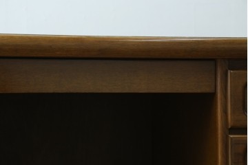 中古　カリモク家具(karimoku)　希少な廃番品!　大小8杯の引き出しを備えた両袖デスク　(R-087102)
