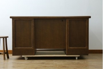 中古　カリモク家具(karimoku)　希少な廃番品!　大小8杯の引き出しを備えた両袖デスク　(R-087102)
