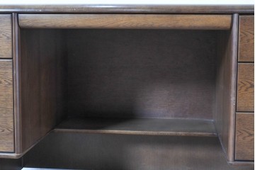 中古　カリモク家具　オーク材　ミッドセンチュリーデザインの洗練された両袖デスク　(R-087103)