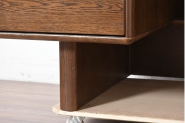 中古　カリモク家具　オーク材　ミッドセンチュリーデザインの洗練された両袖デスク　(R-087103)