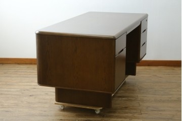中古　カリモク家具(karimoku)　オーク材　ミッドセンチュリーデザインの両袖デスク　(R-087103)