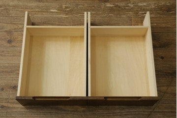 中古　カリモク家具(karimoku)　オーク材　ミッドセンチュリーデザインの両袖デスク　(R-087103)