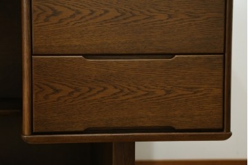 中古　カリモク家具(karimoku)　オーク材　ミッドセンチュリーデザインの両袖デスク　(R-087103)