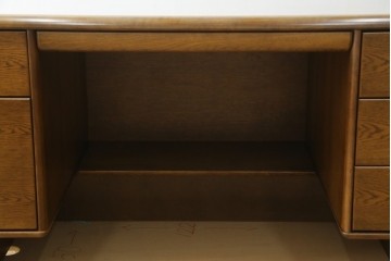 中古　カリモク家具(karimoku)　オーク材　ミッドセンチュリーデザインの両袖デスク　(R-087103)