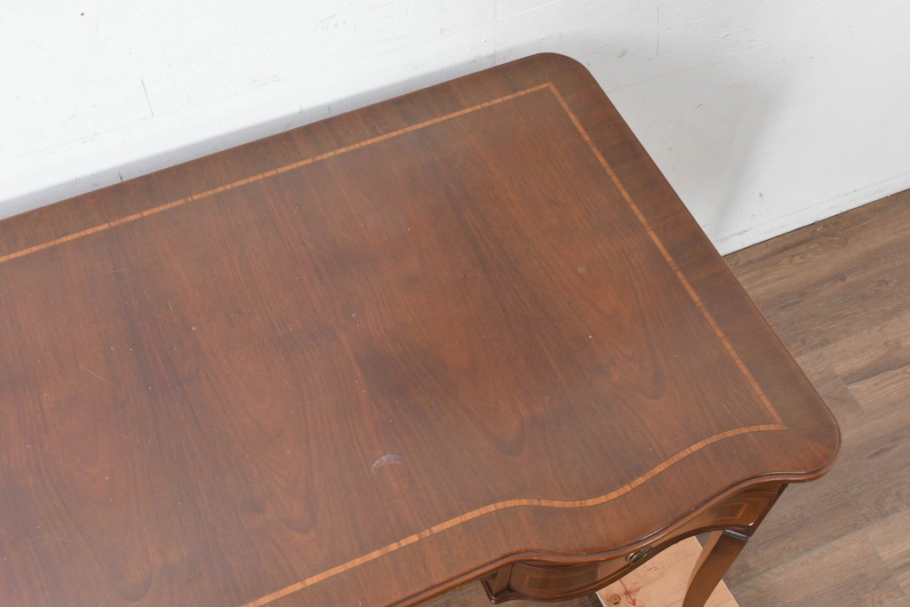 中古　海外輸入家具　マホガニー材　優雅な脚線美が印象に残るクラシカルなワークデスク　(R-087105)