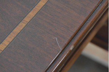 中古　海外輸入家具　マホガニー材　優雅な脚線美が印象に残るクラシカルなワークデスク　(R-087105)