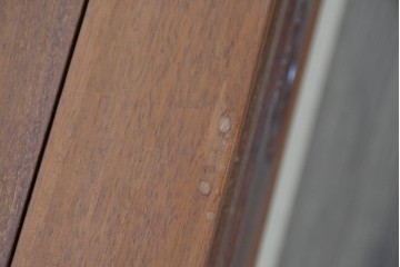 和製ヴィンテージ　花梨(カリン)材　丸形の引き手がアクセントになった引き出し付きテレビボード　(R-087106)