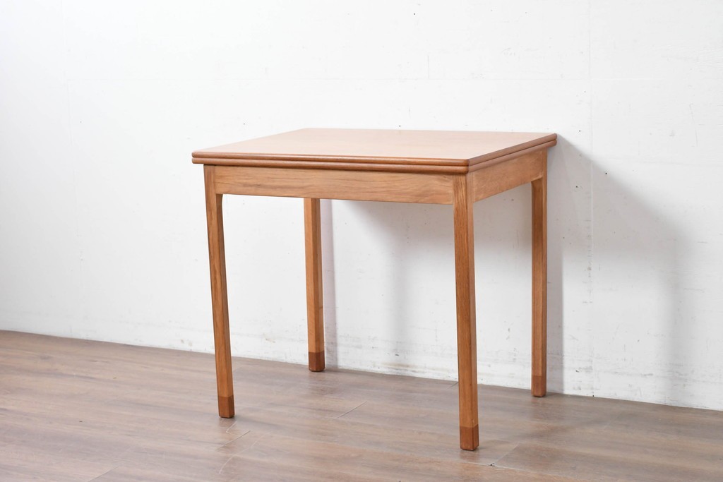 デンマークヴィンテージ　Soborg Mobelfabrik(ソボー・モベルファブリク)　Borge Mogensen(ボーエ・モーエンセン)デザイン　チーク材×オーク材の収納付きエクステンションテーブル　(R-087107)