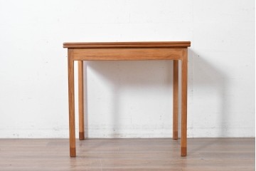 デンマークヴィンテージ　Soborg Mobelfabrik(ソボー・モベルファブリク)　Borge Mogensen(ボーエ・モーエンセン)デザイン　チーク材×オーク材の収納付きエクステンションテーブル　(R-087107)