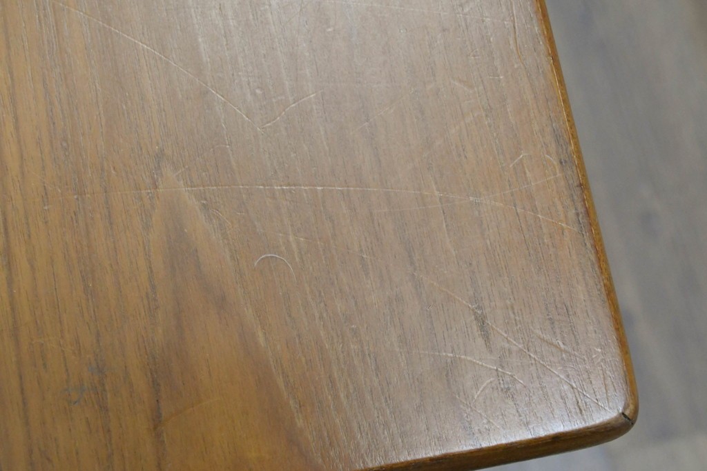 デンマークヴィンテージ　Soborg Mobelfabrik(ソボー・モベルファブリク)　Borge Mogensen(ボーエ・モーエンセン)デザイン　チーク材×オーク材の収納付きエクステンションテーブル　(R-087107)