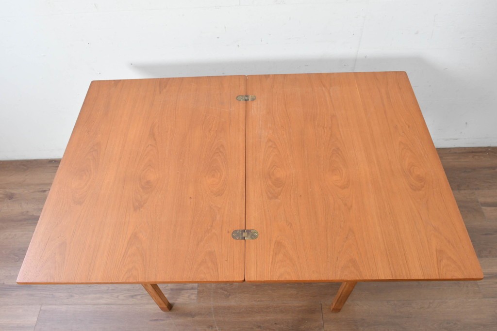 デンマークヴィンテージ　Soborg Mobelfabrik(ソボー・モベルファブリク)　Borge Mogensen(ボーエ・モーエンセン)デザイン　チーク材×オーク材の収納付きエクステンションテーブル　(R-087107)
