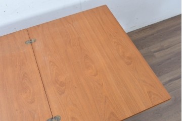 デンマークヴィンテージ　Soborg Mobelfabrik(ソボー・モベルファブリク)　Borge Mogensen(ボーエ・モーエンセン)デザイン　チーク材×オーク材の収納付きエクステンションテーブル　(R-087107)