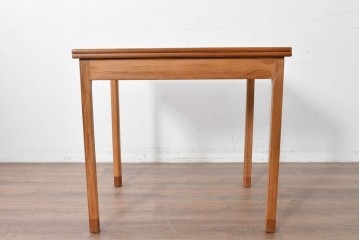 デンマークヴィンテージ　Soborg Mobelfabrik(ソボー・モベルファブリク)　Borge Mogensen(ボーエ・モーエンセン)デザイン　チーク材×オーク材の収納付きエクステンションテーブル　(R-087107)