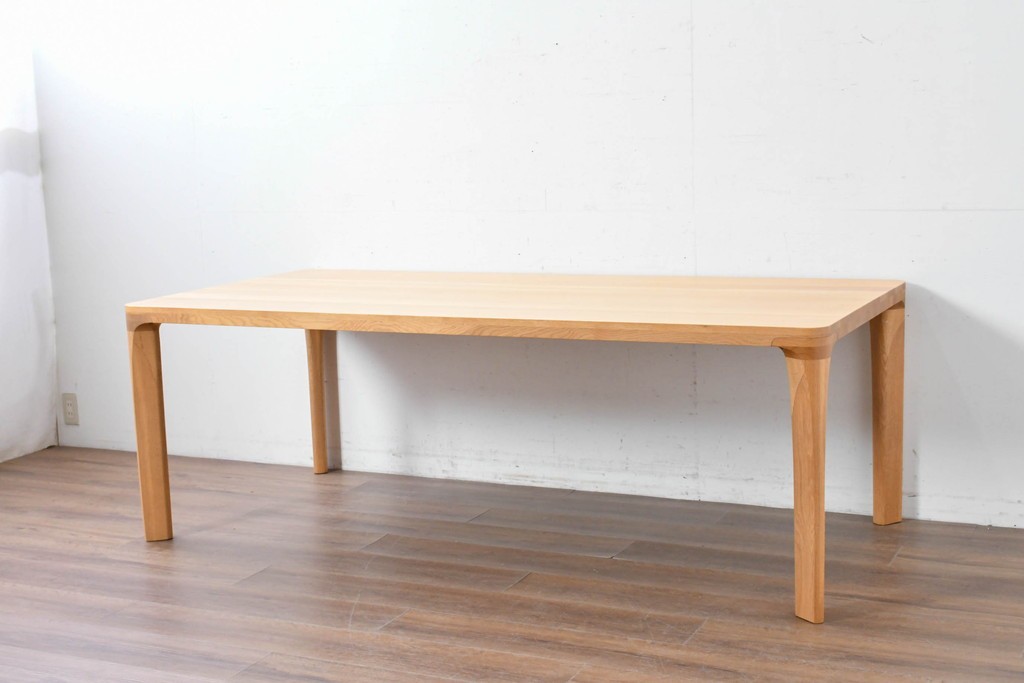 中古　美品　カリモク家具(karimoku)　DD7230　オーク材　直線的な脚元がすっきりしたダイニングテーブル　定価約35万円　(R-087110)