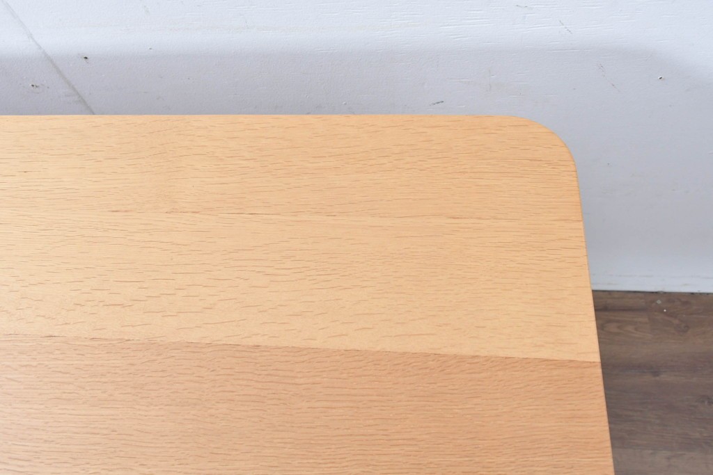 中古　美品　カリモク家具(karimoku)　DD7230　オーク材　直線的な脚元がすっきりしたダイニングテーブル　定価約35万円　(R-087110)