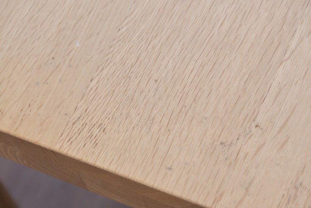 中古　美品　カリモク家具(karimoku)　DD7230　オーク材　直線的な脚元がすっきりしたダイニングテーブル　定価約35万円　(R-087110)