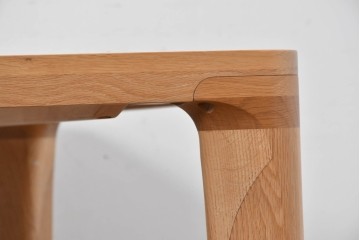 中古　美品　カリモク家具(karimoku)　DD7230　オーク材　直線的な脚元がすっきりしたダイニングテーブル　定価約35万円　(R-087110)