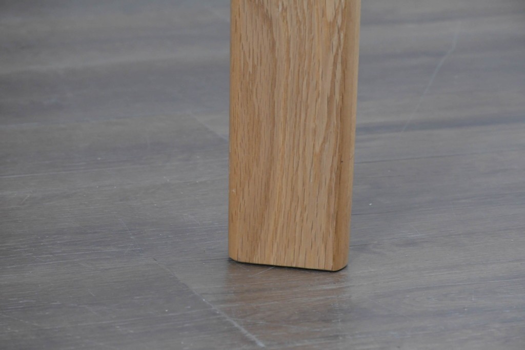 中古　美品　カリモク家具(karimoku)　DD7230　オーク材　直線的な脚元がすっきりしたダイニングテーブル　定価約35万円　(R-087110)